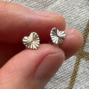 Heart stud earrings - rose gold plated